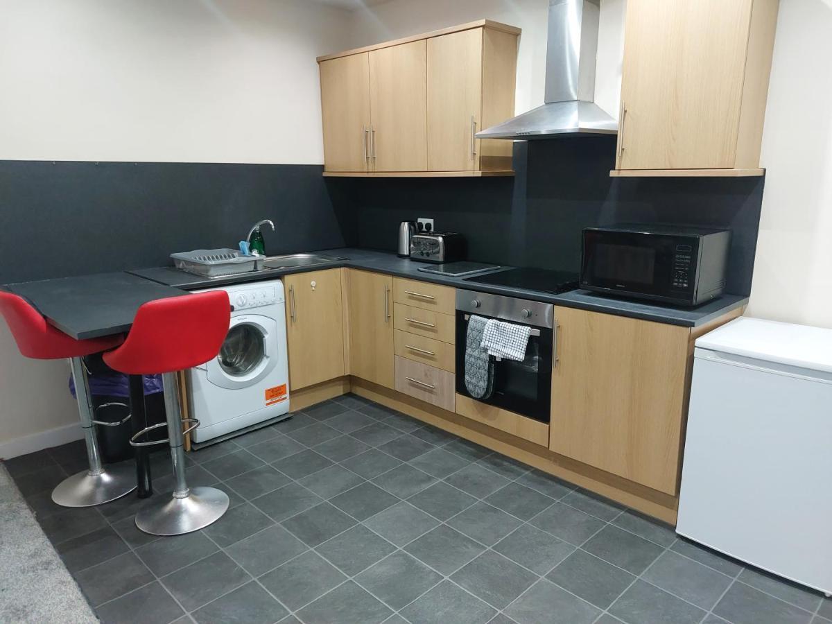 2 Large Bedroom Apartment- Wifi & Parking Φλίτγουντ Εξωτερικό φωτογραφία